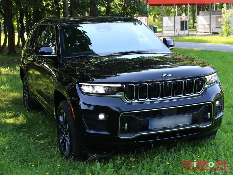 2021' Jeep Grand Cherokee photo #4