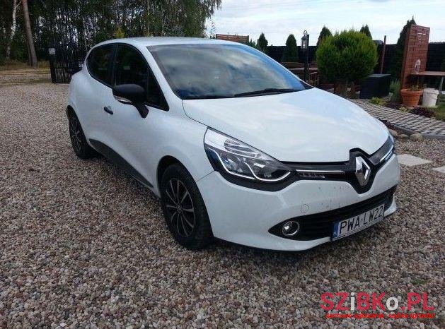 2014' Renault Clio photo #1
