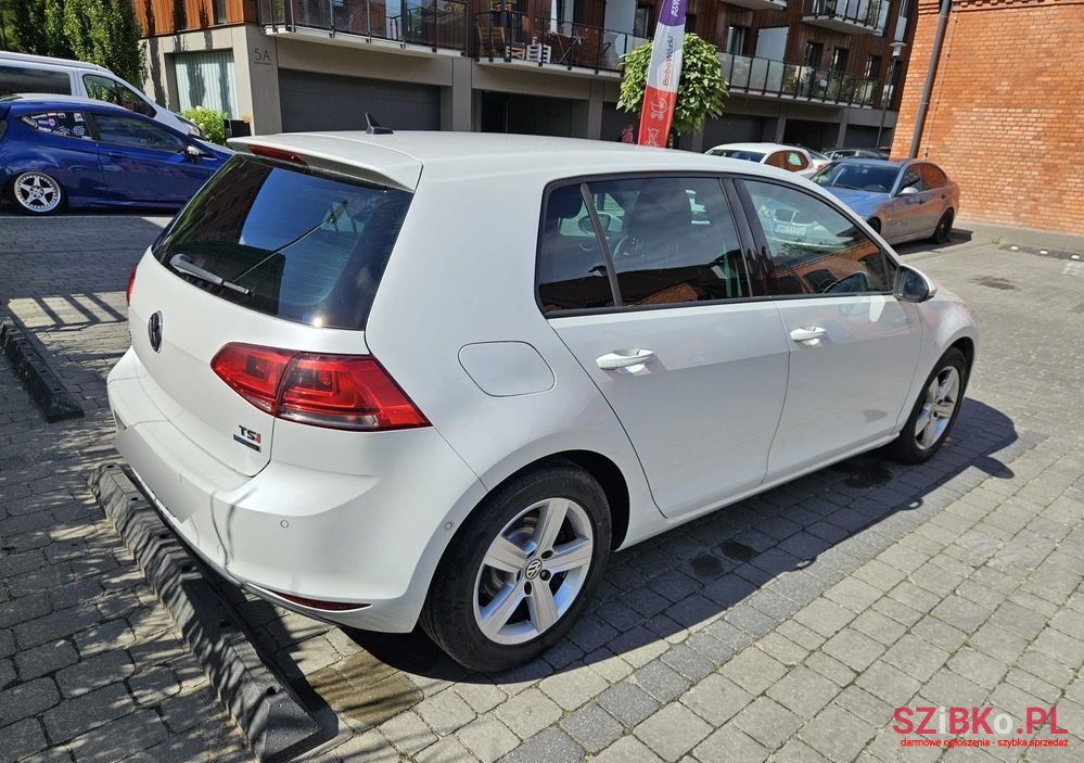 2013' Volkswagen Golf photo #2