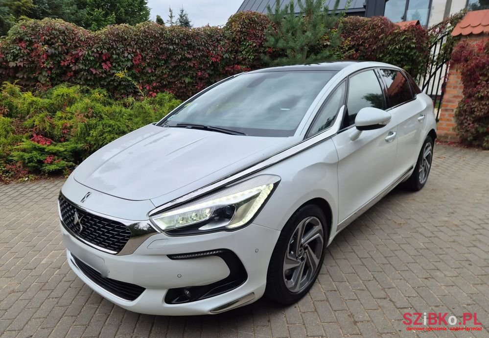 2015' DS Automobiles DS 5 photo #1