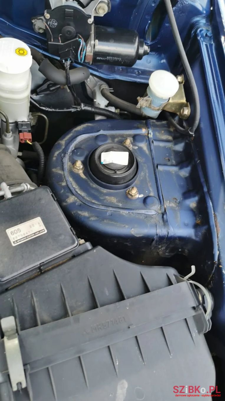 2004' Mitsubishi Pajero Pinin photo #5