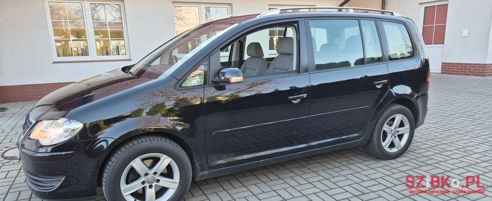 2006' Volkswagen Touran photo #1