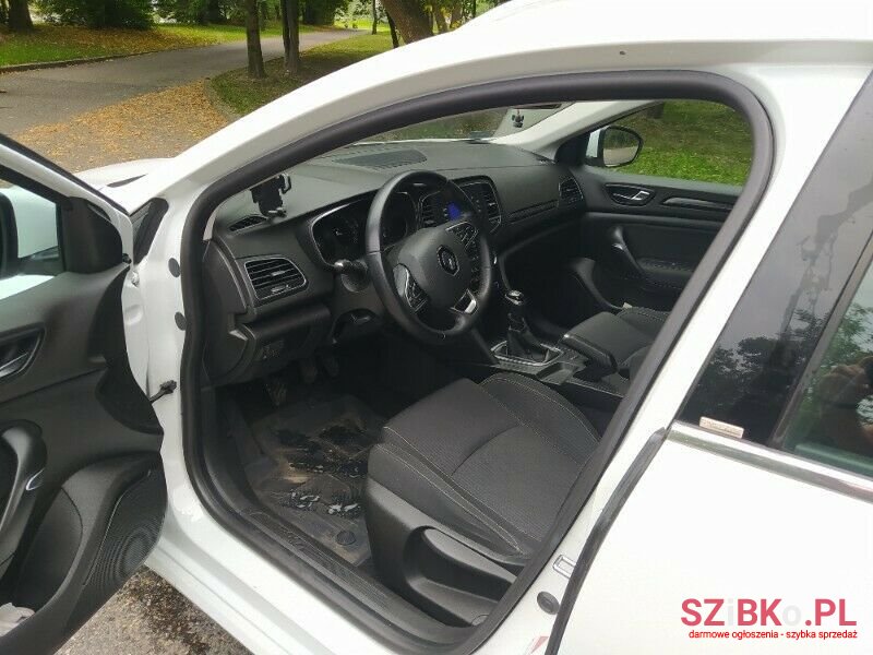 2016' Renault Megane photo #2