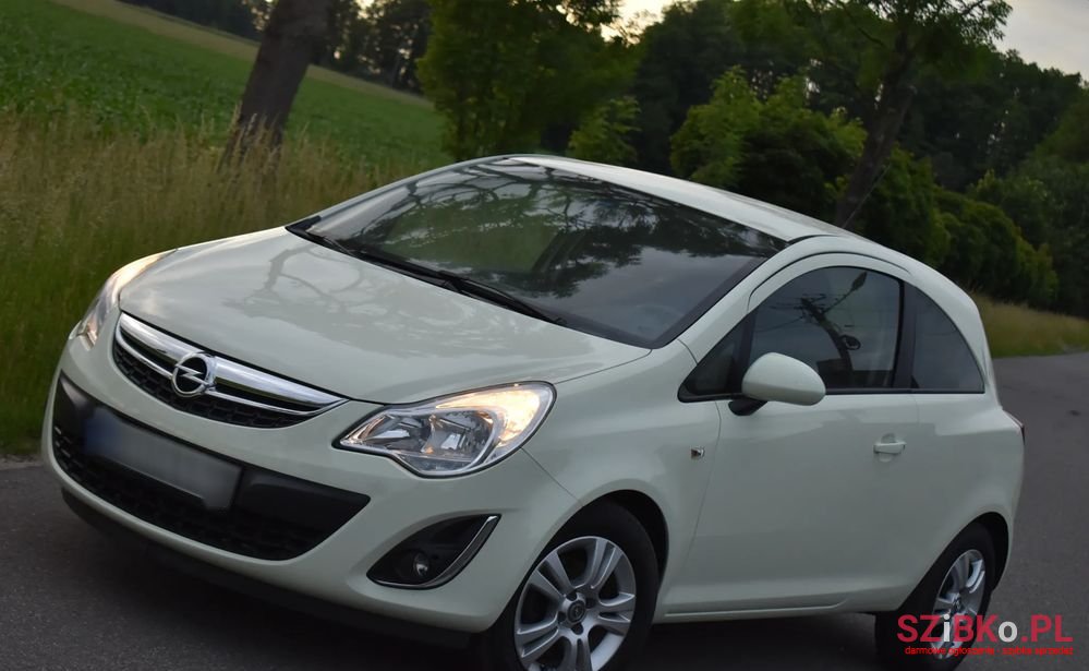 2011' Opel Corsa photo #1