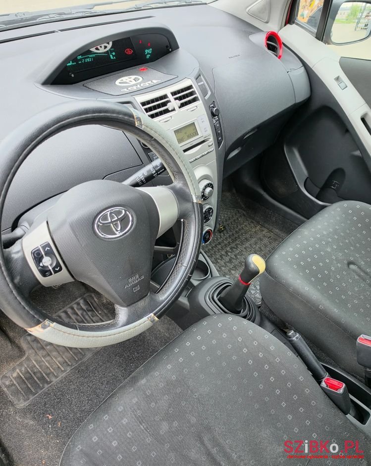 2007' Toyota Yaris 1.0 Luna A/C photo #5