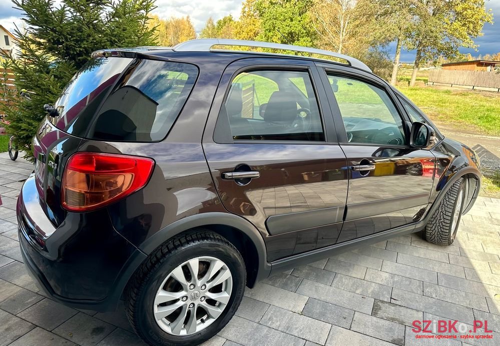 2012' Suzuki SX4 1.6 Premium photo #2