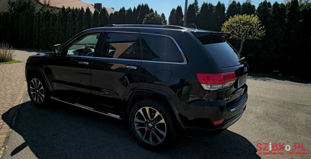 2017' Jeep Grand Cherokee photo #5