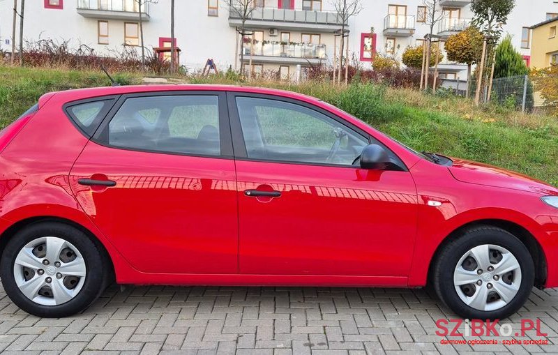 2010' Hyundai i30 photo #6