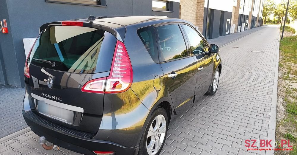 2009' Renault Scenic photo #5