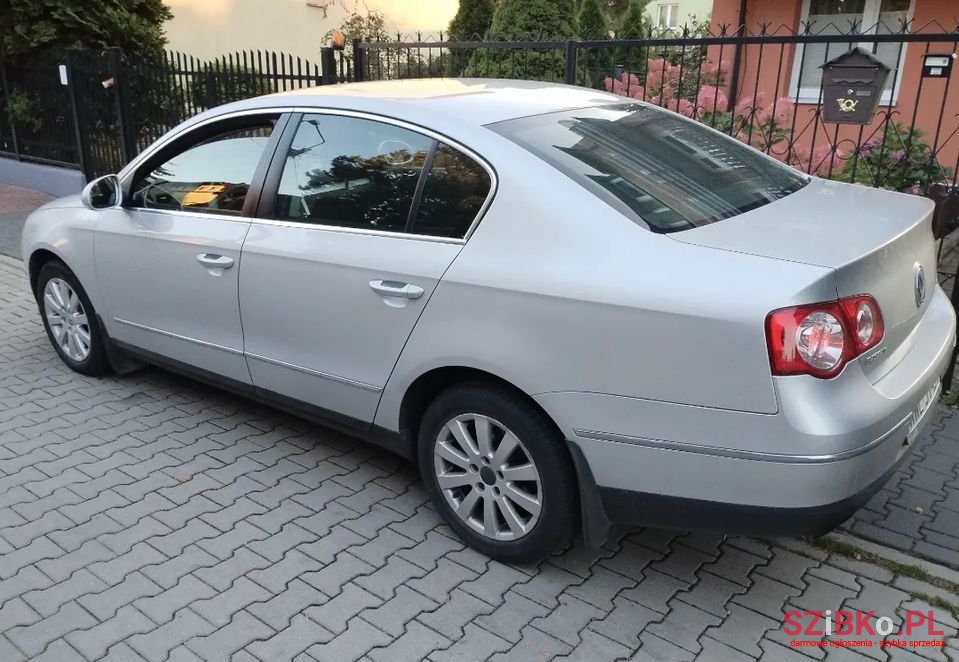 2007' Volkswagen Passat photo #2