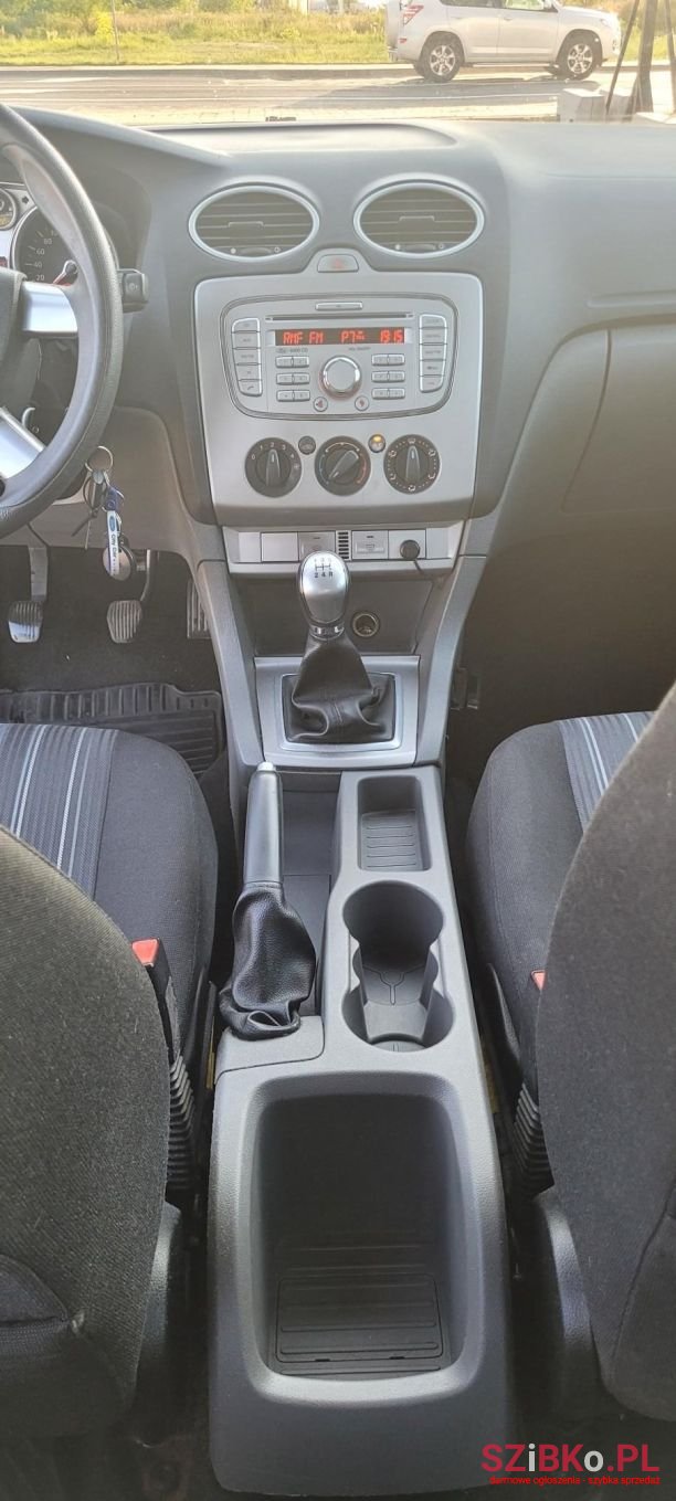 2009' Ford Focus photo #4