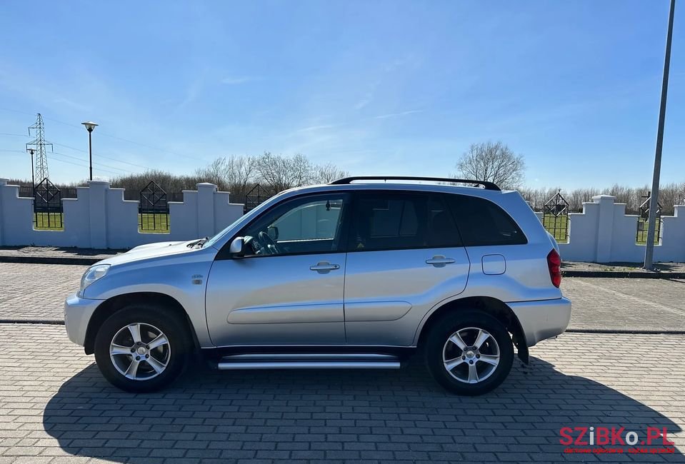 2005' Toyota RAV4 photo #2