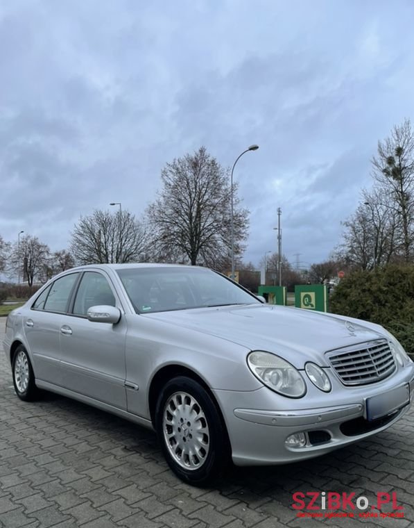 2003' Mercedes-Benz E-Class 240 photo #1