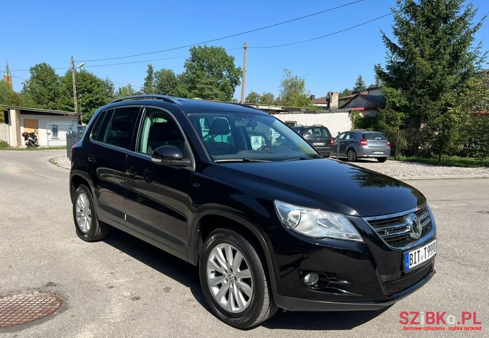 2009' Volkswagen Tiguan photo #2