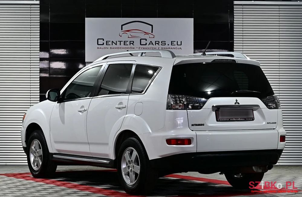 2010' Mitsubishi Outlander photo #4