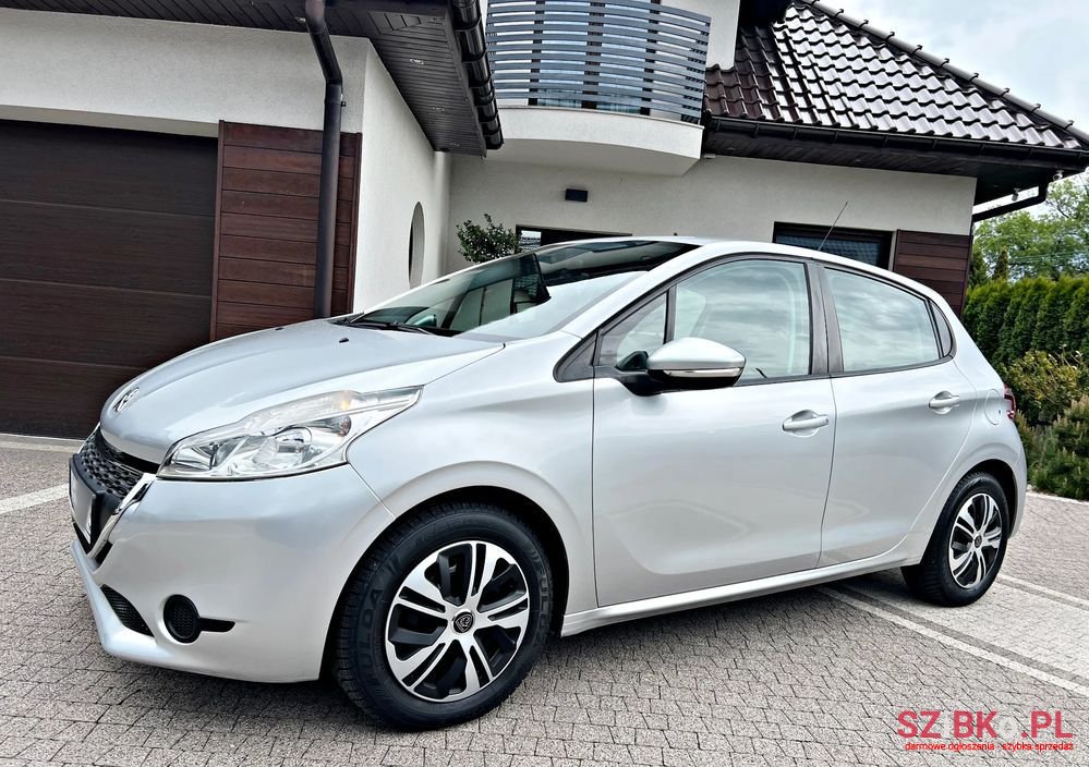 2012' Peugeot 208 1.4 Hdi Active Pack photo #3