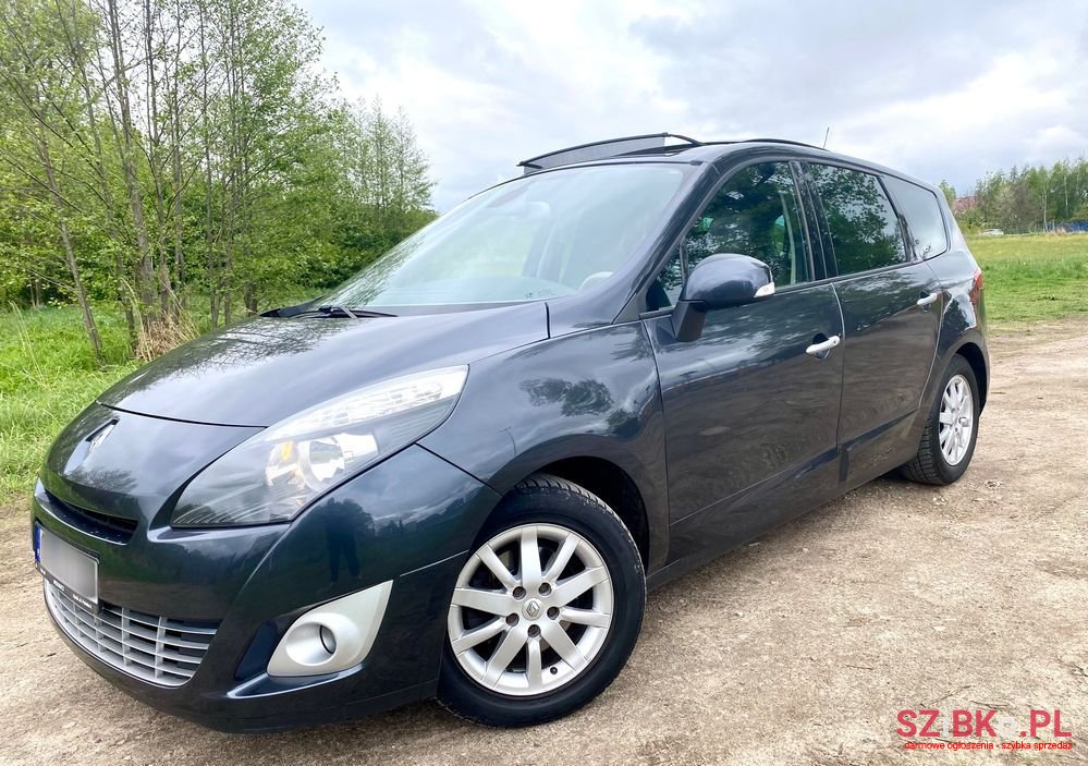 2009' Renault Grand Scenic photo #1
