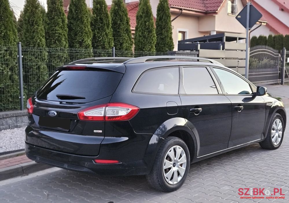 2010' Ford Mondeo 2.0 Tdci Ambiente photo #2