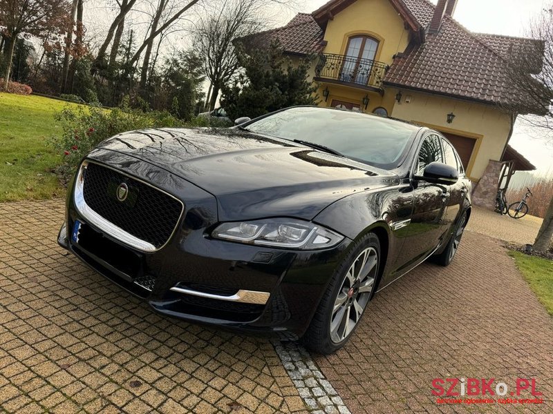 2016' Jaguar XJ photo #1