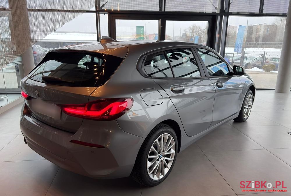 2024' BMW 1 Series 118I Advantage photo #4