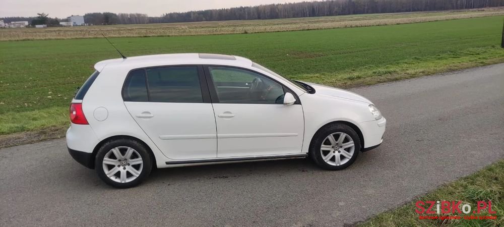 2008' Volkswagen Golf photo #3