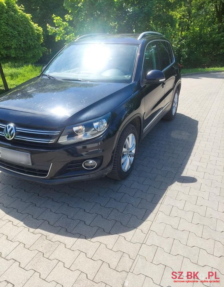 2012' Volkswagen Tiguan photo #2