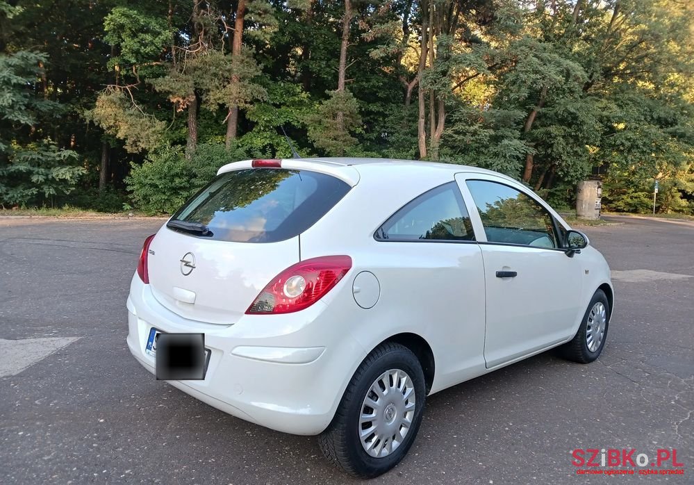 2010' Opel Corsa 1.2 16V Essentia photo #4