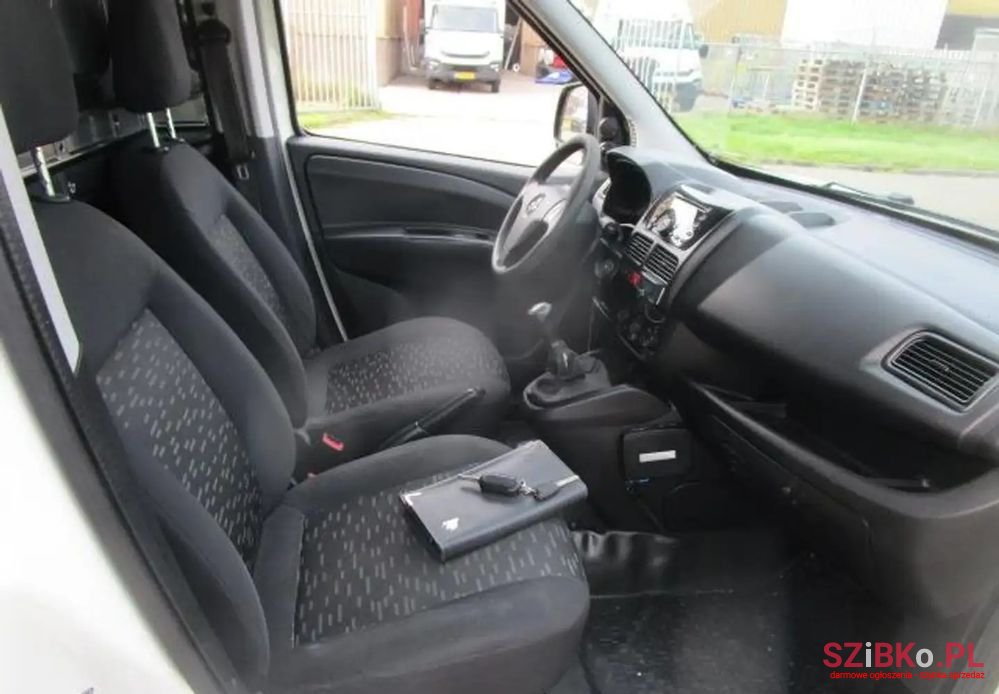 2013' Opel Combo photo #5