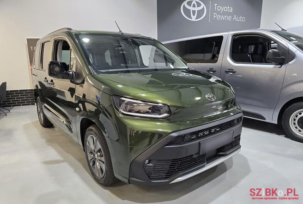 2024' Toyota ProAce City Verso photo #2