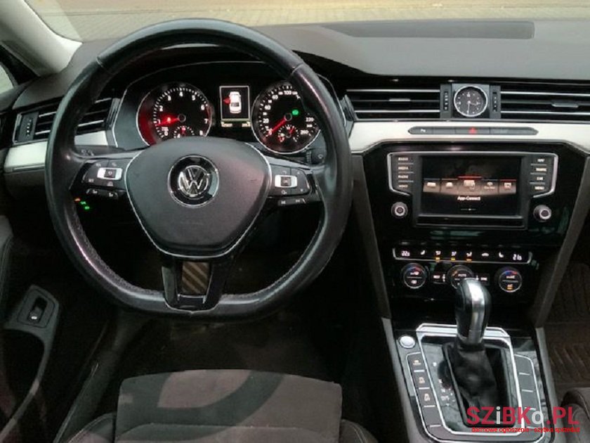 2016' Volkswagen Passat B8 Limousine, Highline photo #1