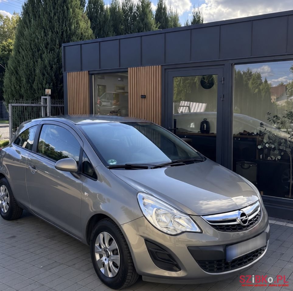 2013' Opel Corsa photo #1