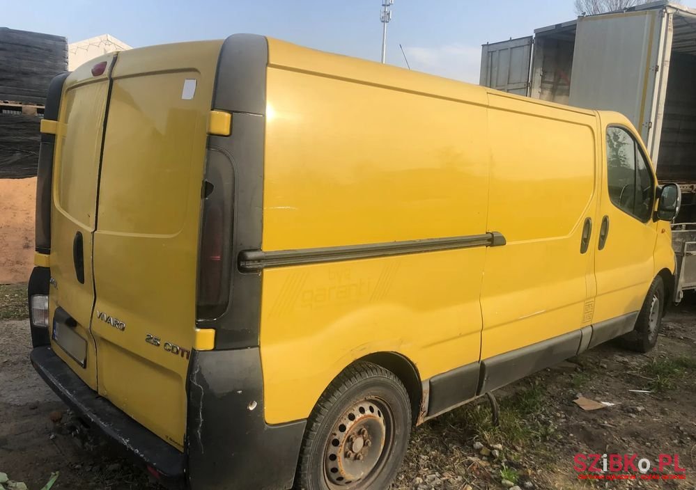 2001' Opel Vivaro photo #4