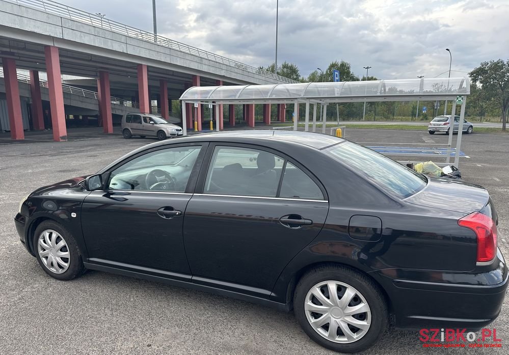 2005' Toyota Avensis photo #4