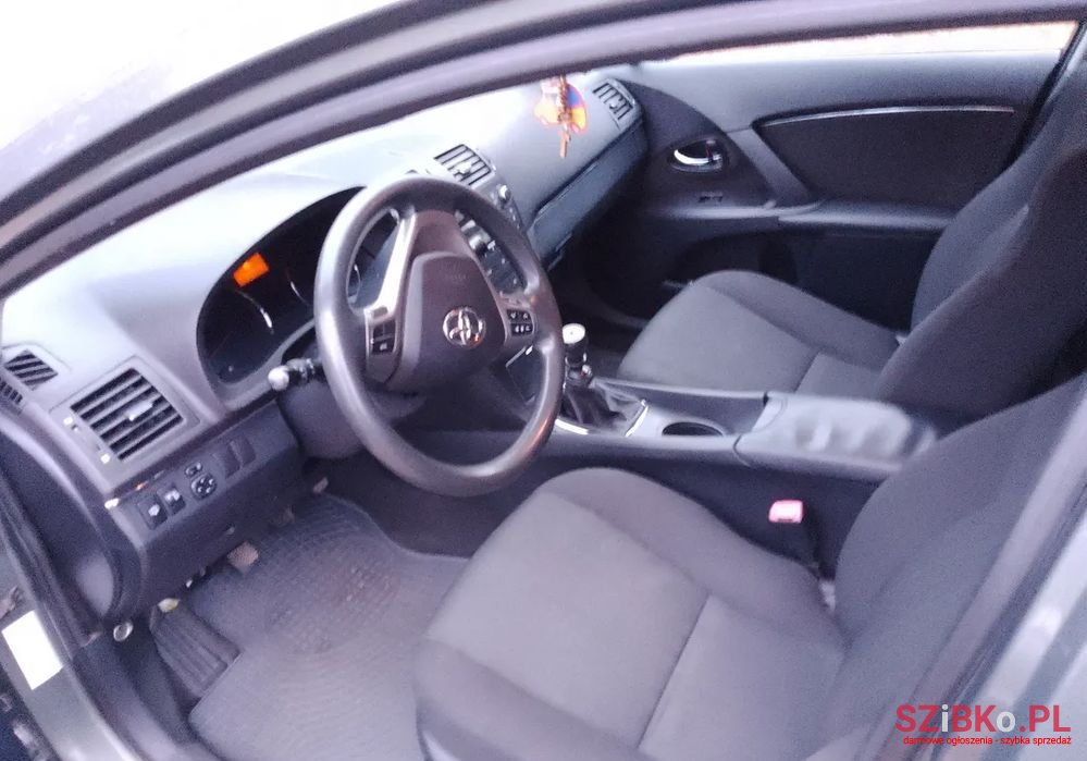 2009' Toyota Avensis photo #2