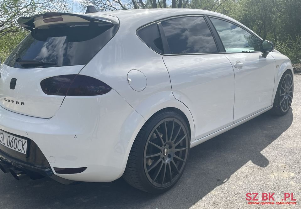 2010' SEAT Leon photo #5