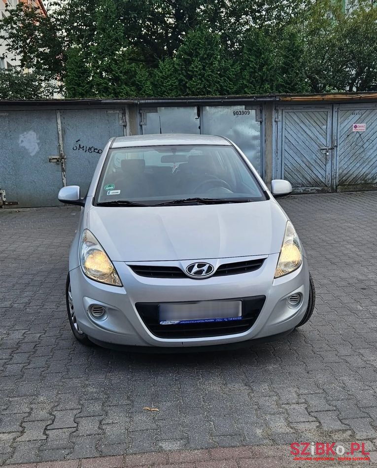 2009' Hyundai i20 1.25 Comfort photo #3