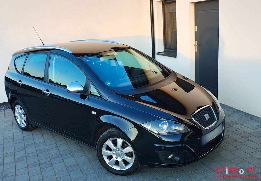 2012' SEAT Altea XL photo #2