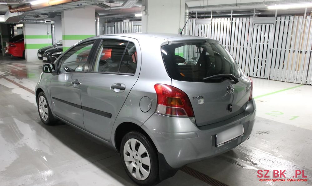 2009' Toyota Yaris photo #3