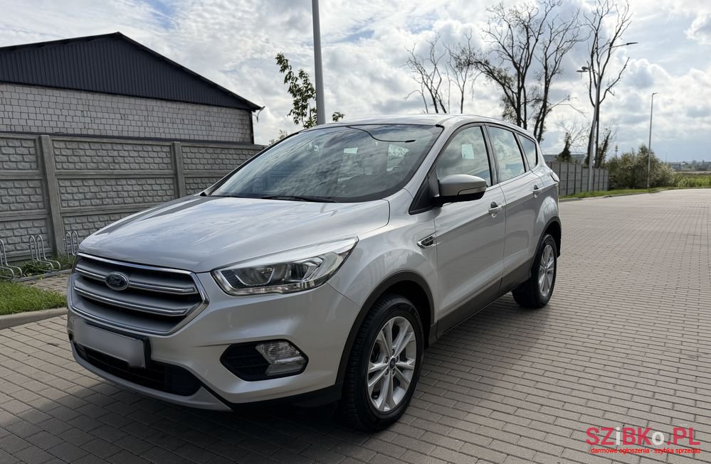2017' Ford Kuga 2.0 Tdci 2X4 Titanium photo #2