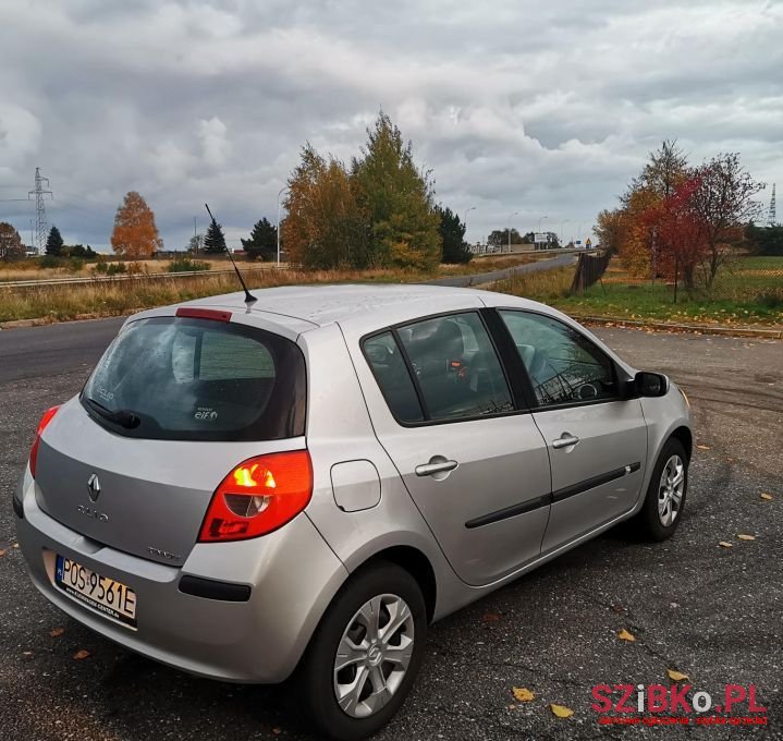 2006' Renault Clio photo #3