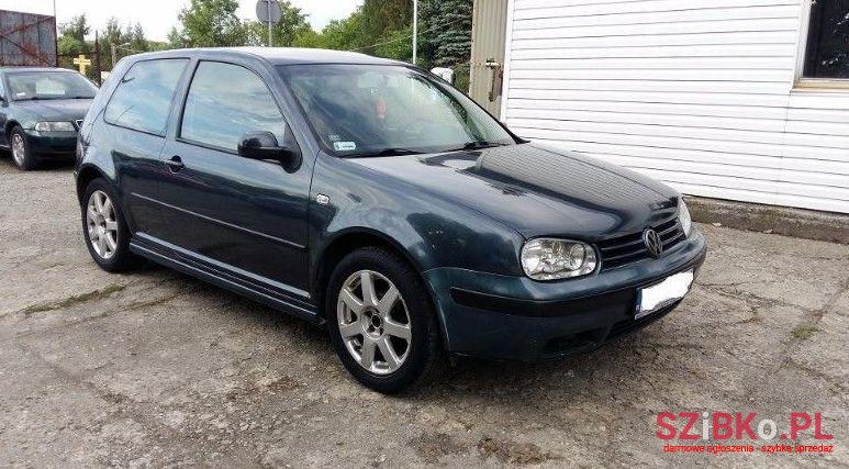 2001' Volkswagen Golf photo #1