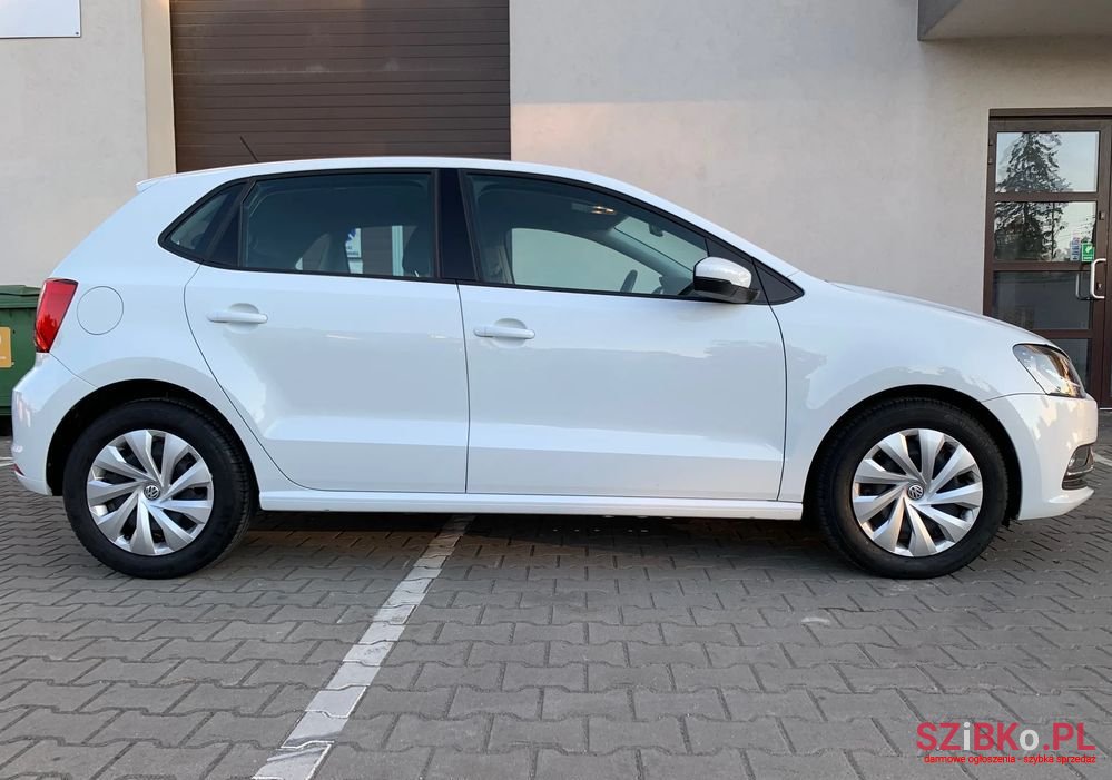 2017' Volkswagen Polo photo #4