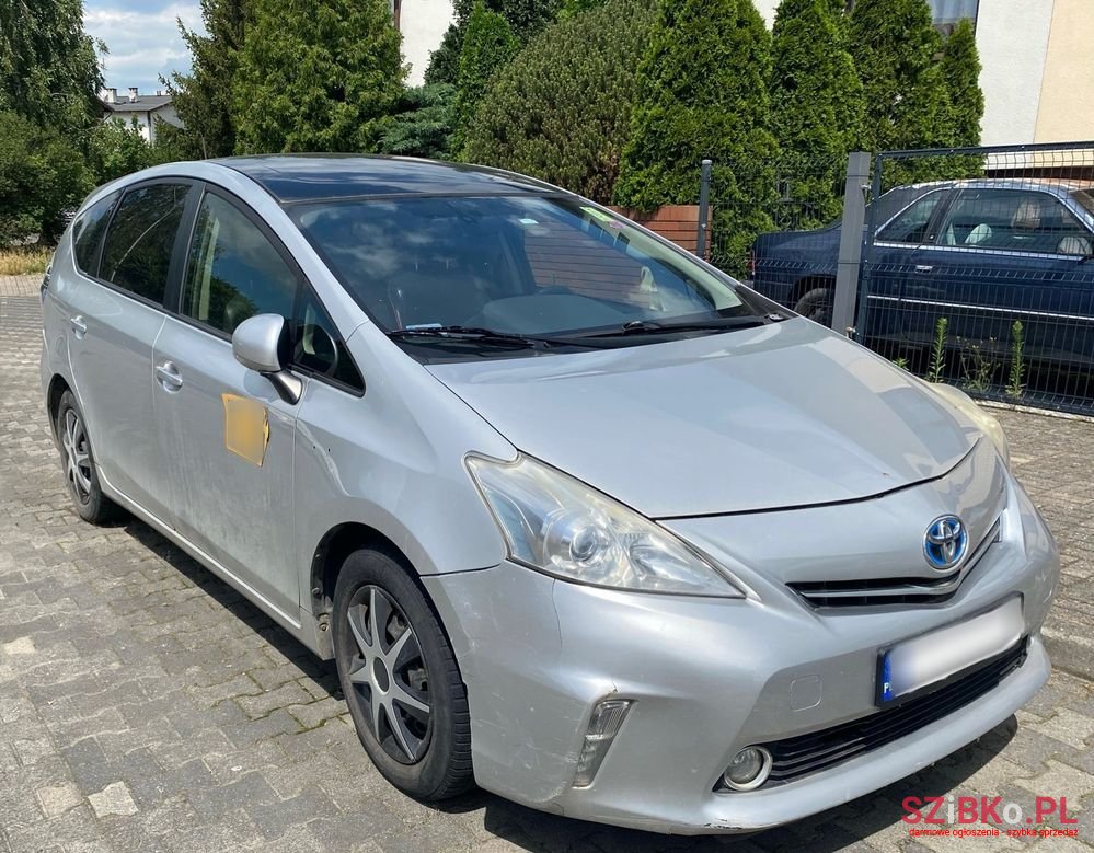 2013' Toyota Prius+ photo #4