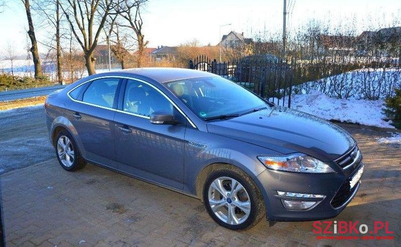 2013' Ford Mondeo photo #2