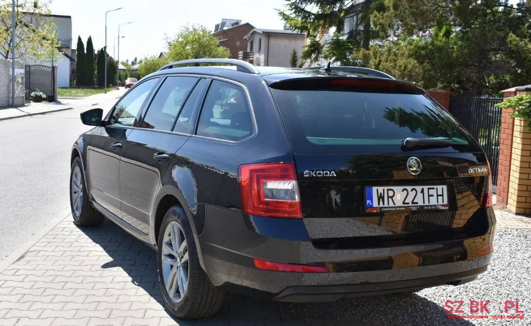 2013' Skoda Octavia photo #4