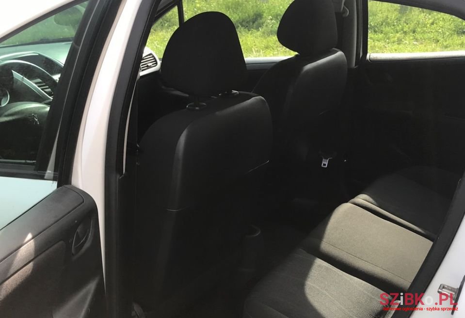 2008' Peugeot 207 photo #5