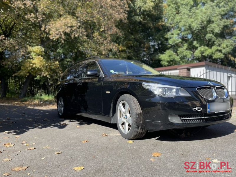 2009' BMW 5 Series 525D Xdrive Touring photo #2