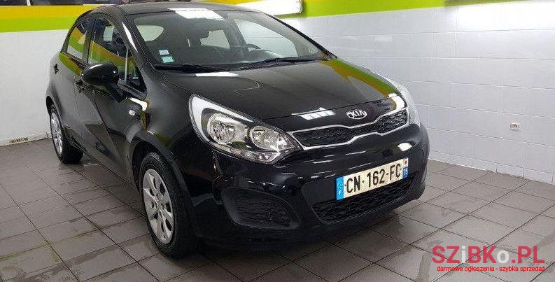 2012' Kia Rio photo #2