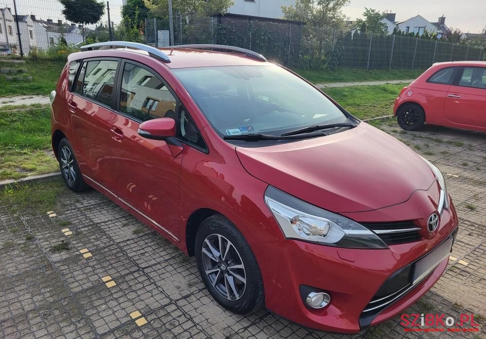 2013' Toyota Verso photo #1