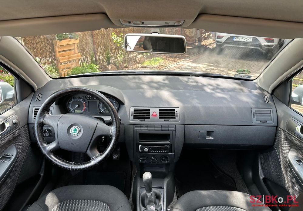 2007' Skoda Fabia photo #2